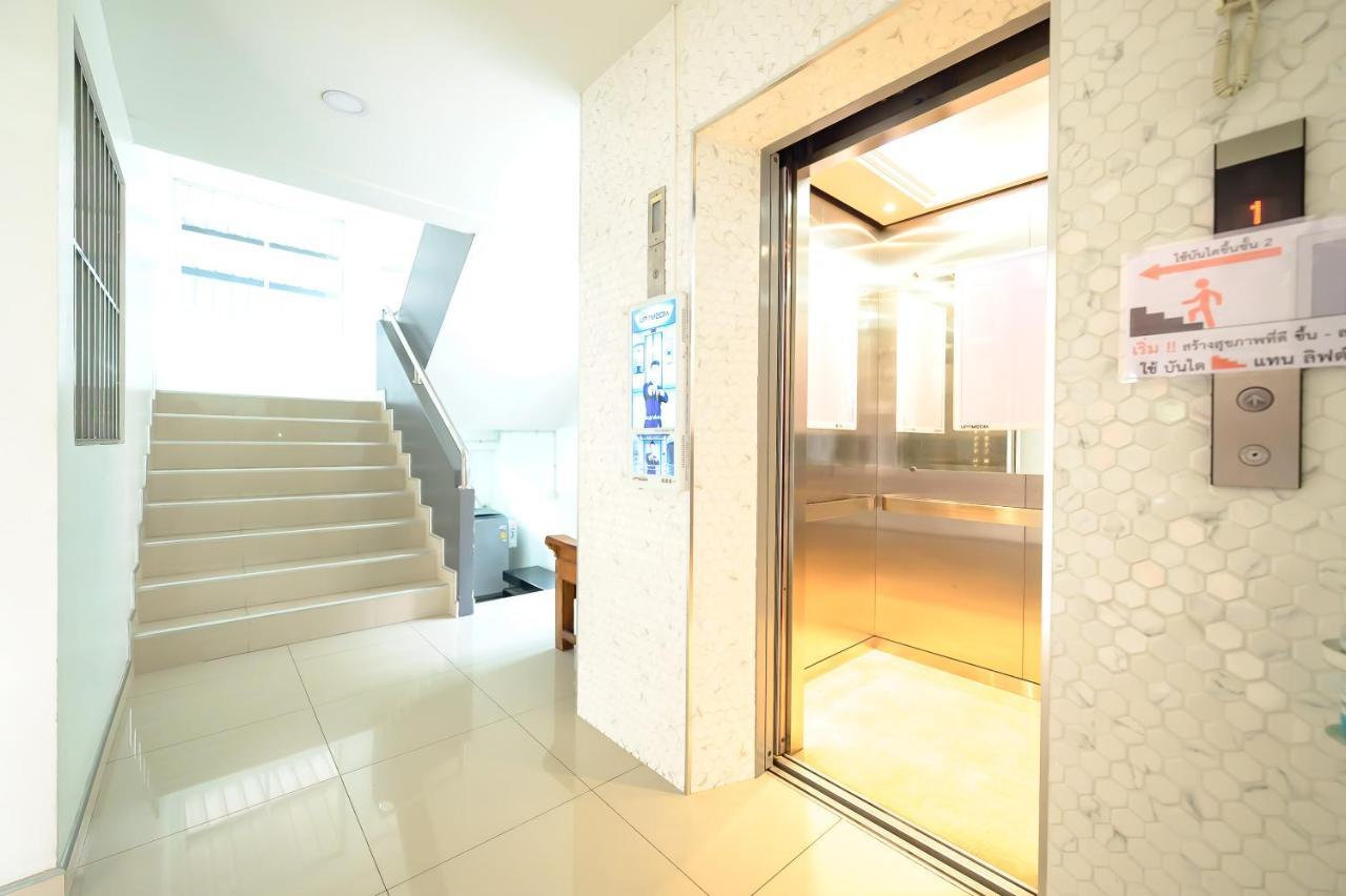 The Living Block Hotel Bangkok Exterior foto